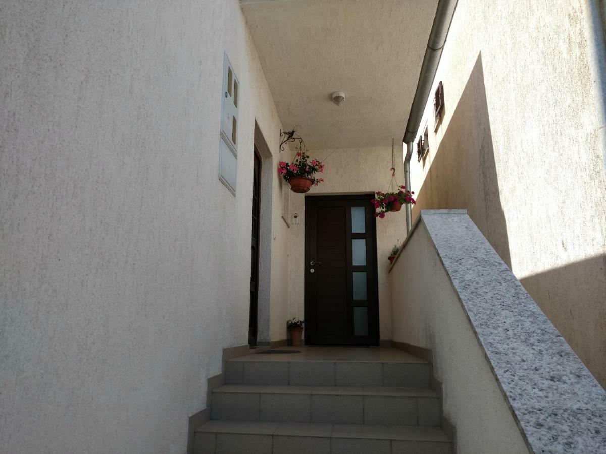 Apartman Eli روفينج المظهر الخارجي الصورة