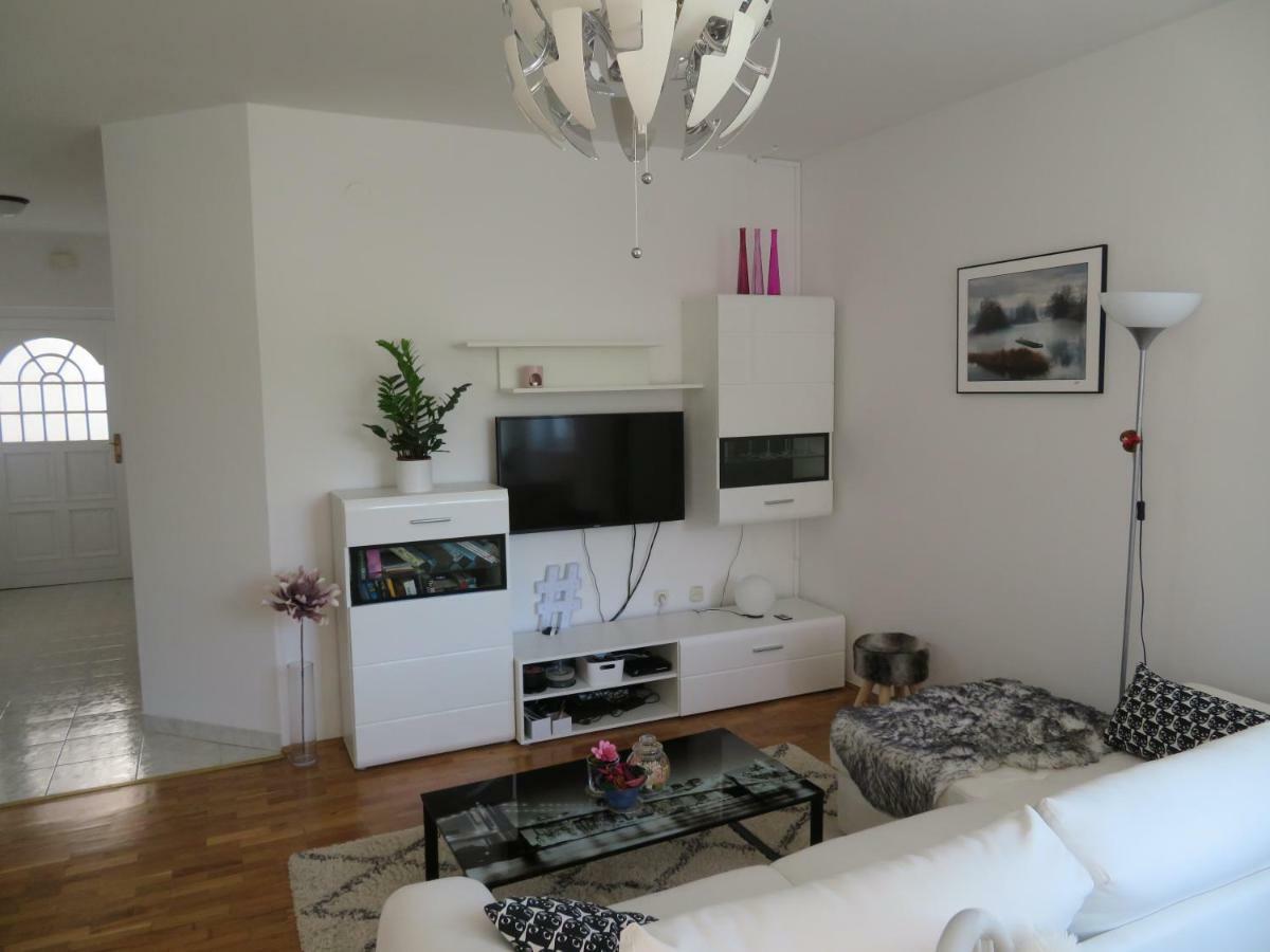 Apartman Eli روفينج المظهر الخارجي الصورة